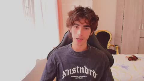 lucas_xo online show from 10/06/25, 06:16