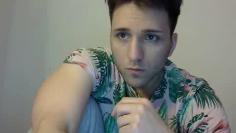 Snapshot of lucasbacon13 chatting on 12/16/24, 07:15 lucasbacon13 online show from 12/16/24, 07:15