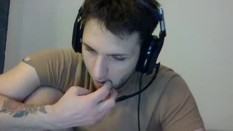 Snapshot of lucasbacon13 chatting on 12/17/24, 04:56 lucasbacon13 online show from 12/17/24, 04:56