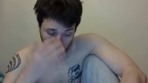 Snapshot of lucasbacon13 chatting on 02/14/25, 03:54 lucasbacon13 online show from 02/14/25, 03:54