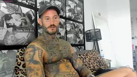 Snapshot of lucasexclusive chatting on 03/12/25, 04:51 lucasexclusive online show from 03/12/25, 04:51