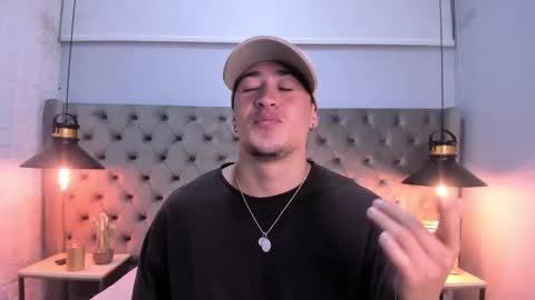 luccagrey online show from 11/07/25, 02:28