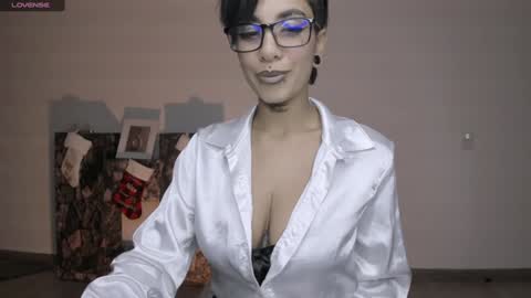 Snapshot of luci_fer_devil_1 chatting on 12/20/24, 01:58 Veronica Rati online show from 12/20/24, 01:58