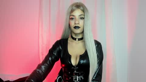 Snapshot of luci_fer_devil_1 chatting on 02/05/25, 01:37 Veronica Rati online show from 02/05/25, 01:37