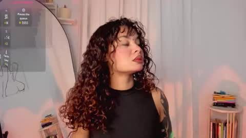 Snapshot of lucia_lee_ chatting on 02/10/25, 02:52 Lucia online show from 02/10/25, 02:52