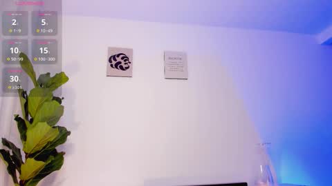 Lucia online show from 10/18/25, 07:14