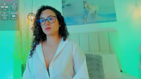 Snapshot of lucia_mendoza_ chatting on 09/23/25, 05:10 lucia_mendoza_ online show from 09/23/25, 05:10