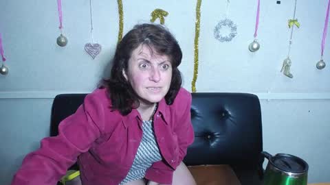 Snapshot of luciami chatting on 01/11/25, 01:48 LuciaMi online show from 01/11/25, 01:48