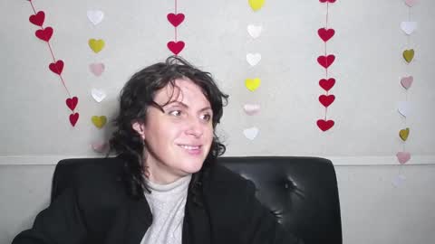 Snapshot of luciami chatting on 02/01/25, 06:40 LuciaMi online show from 02/01/25, 06:40