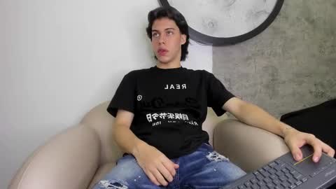 lucian_greyy online show from 10/04/25, 03:48