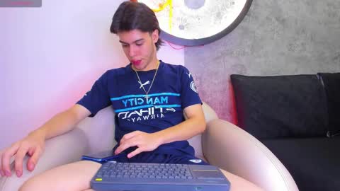 lucian_greyy online show from 10/23/25, 05:18