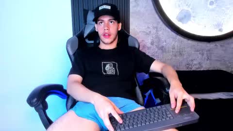 lucian_greyy online show from 11/08/25, 04:45