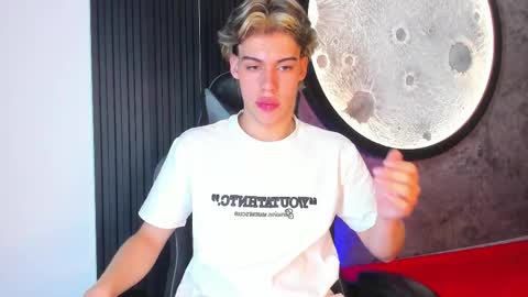 lucian_greyy online show from 11/11/25, 04:56