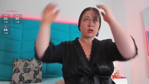Snapshot of luciana_brown_ chatting on 02/11/25, 12:06 luciana_brown_ online show from 02/11/25, 12:06