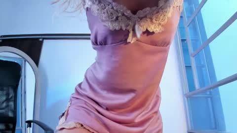 Snapshot of luciana_evaans chatting on 10/23/25, 03:00 Luciana Evans online show from 10/23/25, 03:00