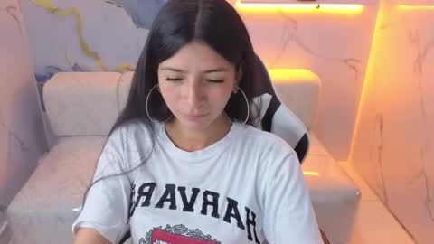 Snapshot of luciana_tp chatting on 09/24/25, 01:36 Lucy online show from 09/24/25, 01:36