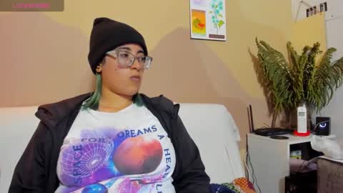 Dani 3 online show from 10/18/25, 09:59