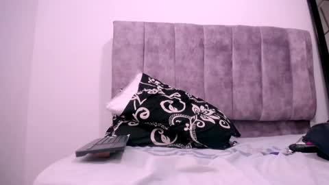 lucianahardmand online show from 09/23/25, 06:33