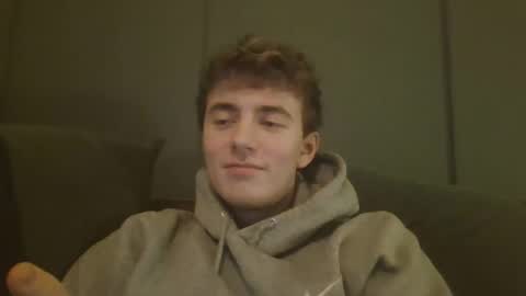 Snapshot of luciancrowe chatting on 01/31/25, 12:50 Lucian online show from 01/31/25, 12:50