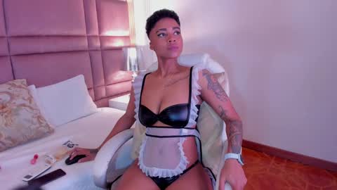  lucia wallace  online show from 03/07/25, 12:15