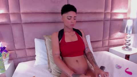  lucia wallace  online show from 03/10/25, 11:27