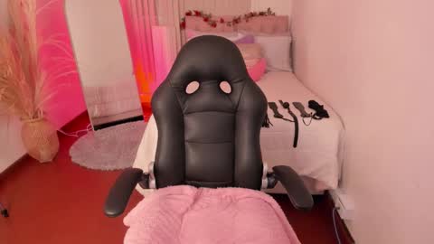     online show from 11/22/25, 09:03