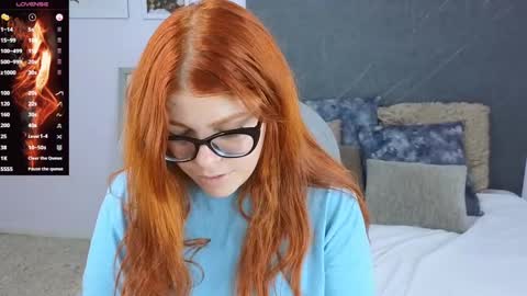 Snapshot of lucie_nicolls chatting on 12/30/24, 08:58 Lucie online show from 12/30/24, 08:58