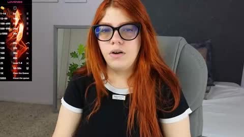 Snapshot of lucie_nicolls chatting on 01/03/25, 07:29 Lucie online show from 01/03/25, 07:29