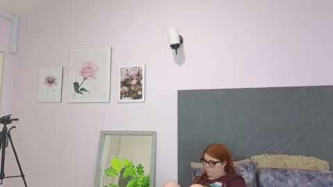 Snapshot of lucie_nicolls chatting on 01/15/25, 12:09 Lucie online show from 01/15/25, 12:09