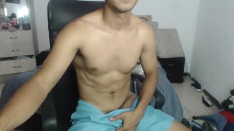 Snapshot of lucifferr_ chatting on 10/18/25, 11:49 leonel online show from 10/18/25, 11:49