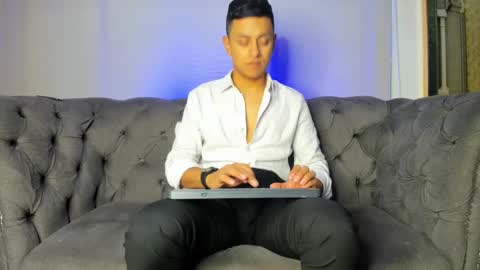 Snapshot of lucii_fer_ chatting on 01/03/25, 11:03 Leo online show from 01/03/25, 11:03