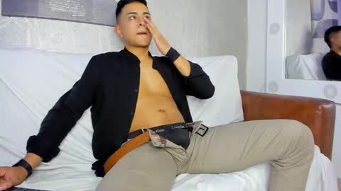 Snapshot of lucii_fer_ chatting on 01/11/25, 05:07 Leo online show from 01/11/25, 05:07