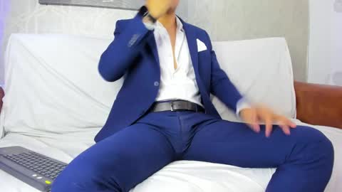 Snapshot of lucii_fer_ chatting on 01/12/25, 03:03 Leo online show from 01/12/25, 03:03