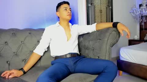 Snapshot of lucii_fer_ chatting on 01/15/25, 11:00 Leo online show from 01/15/25, 11:00