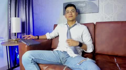 Snapshot of lucii_fer_ chatting on 01/25/25, 11:02 Leo online show from 01/25/25, 11:02