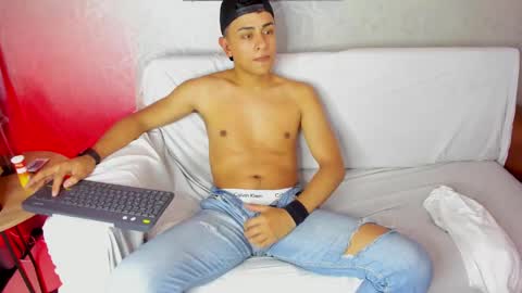 Snapshot of lucii_fer_ chatting on 01/27/25, 05:15 Leo online show from 01/27/25, 05:15