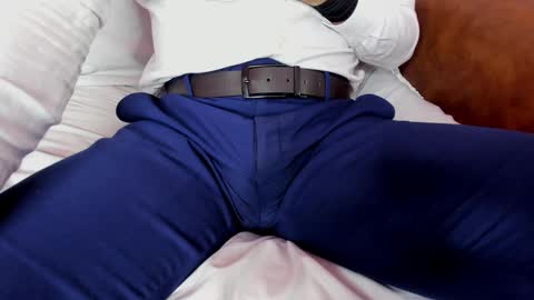 Snapshot of lucii_fer_ chatting on 02/11/25, 05:40 Leo online show from 02/11/25, 05:40