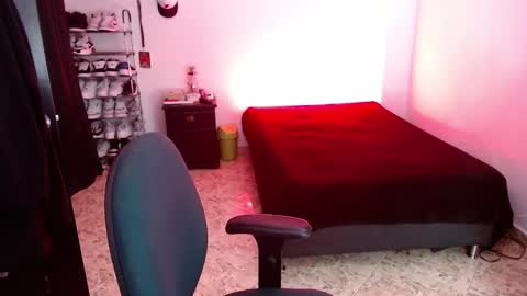 luciifer_hills online show from 12/04/24, 02:37