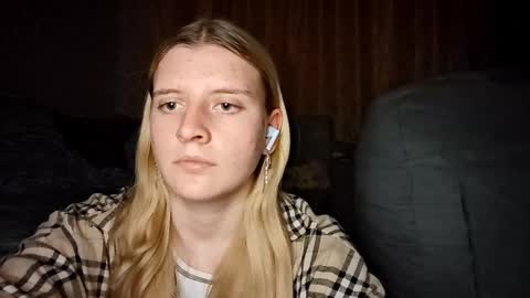 Monika online show from 10/09/25, 08:29