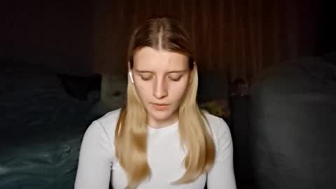 Monika online show from 10/13/25, 08:53