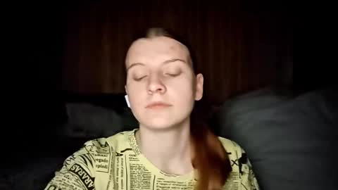 Monika online show from 10/28/25, 09:06