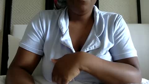 Snapshot of luciousblack chatting on 02/21/25, 03:32 Kyla online show from 02/21/25, 03:32