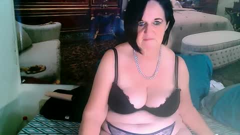 Snapshot of luciousgrace chatting on 02/26/25, 11:04 Grace online show from 02/26/25, 11:04