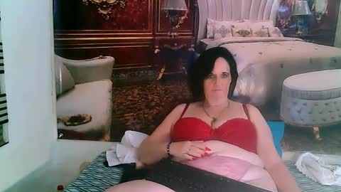 Snapshot of luciousgrace chatting on 02/27/25, 11:48 Grace online show from 02/27/25, 11:48