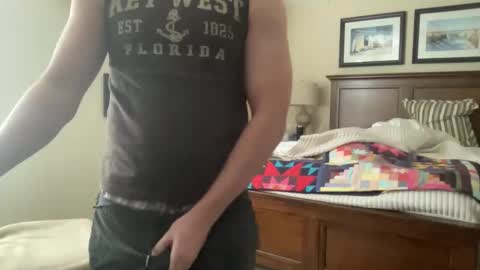 Snapshot of luckboy698 chatting on 11/17/25, 04:24 luckboy698 online show from 11/17/25, 04:24