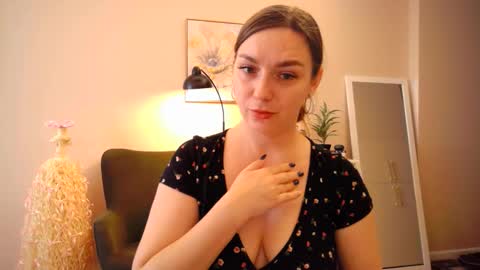 lucky_foryou_baby online show from 01/02/25, 09:43