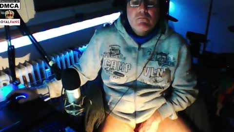 Snapshot of luckyfreak1 chatting on 12/31/24, 07:42 call me Stefan online show from 12/31/24, 07:42