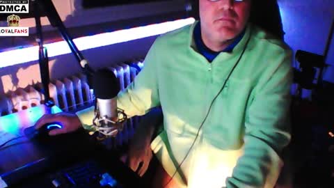 Snapshot of luckyfreak1 chatting on 02/22/25, 06:19 call me Stefan online show from 02/22/25, 06:19
