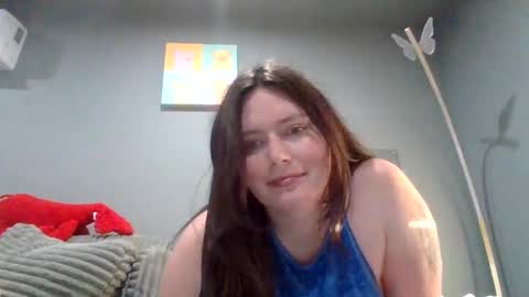 Snapshot of luckygirl96 chatting on 10/05/25, 11:24 luckygirl96 online show from 10/05/25, 11:24