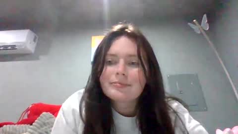 Snapshot of luckygirl96 chatting on 10/08/25, 12:19 luckygirl96 online show from 10/08/25, 12:19